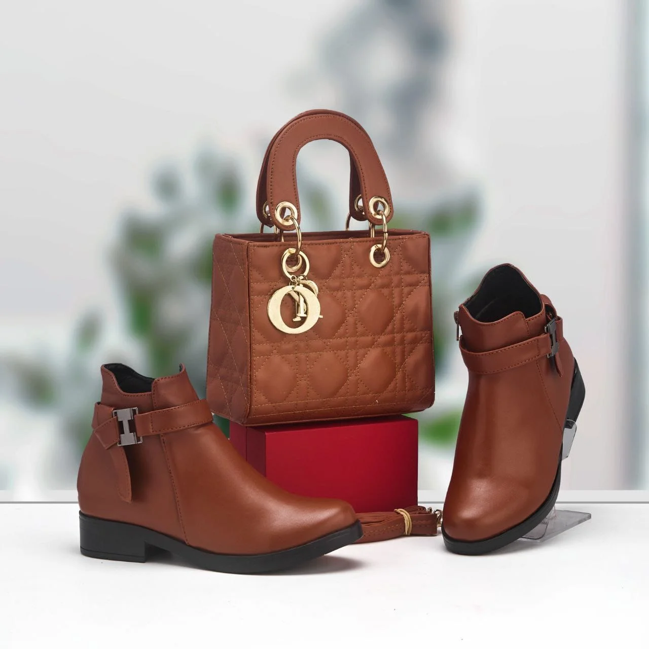 حذاء بوت شتوي مع حقيبة يد راقية (حقيبة الأميرات) - Image 3