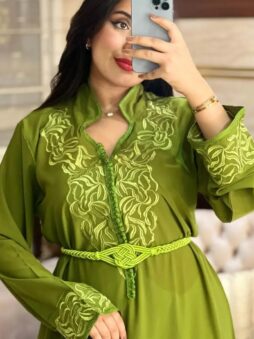 قفطان عصري طرز الرباطي وحزام المجدول